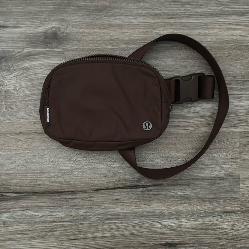 Brown lulu belt bag
